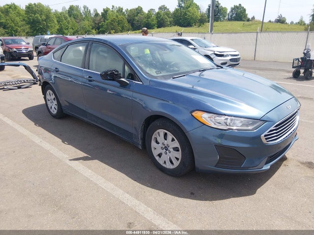 Salvage Ford Fusion Image