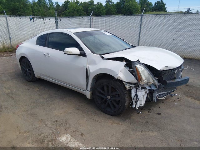 Salvage Nissan Altima Image