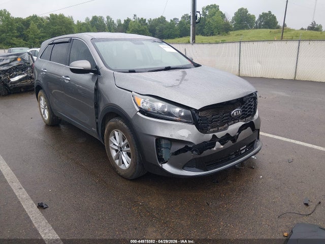 Salvage Kia Sorento Image