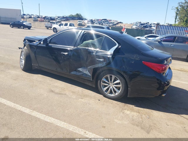 INFINITI Q50 Premium