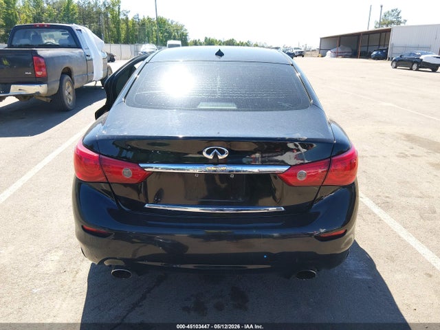 INFINITI Q50 Premium