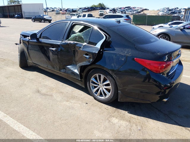INFINITI Q50 Premium