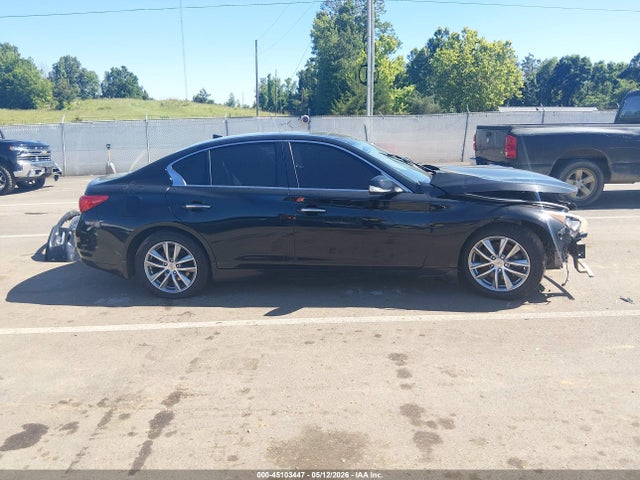 INFINITI Q50 Premium