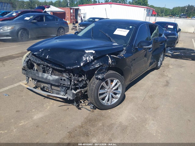 INFINITI Q50 Premium