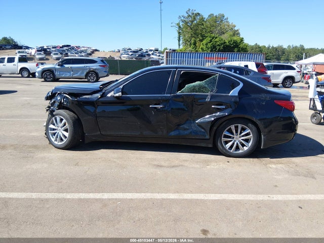 INFINITI Q50 Premium