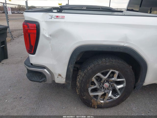 GMC Sierra 1500 4wd  Short Box Slt