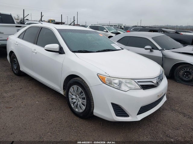 Salvage Toyota Camry Image
