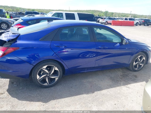 Hyundai ELANTRA Sel