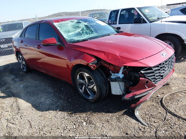Salvage Hyundai ELANTRA Image