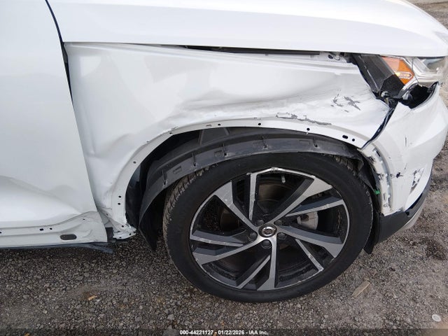 Volvo XC40 T5 R-design