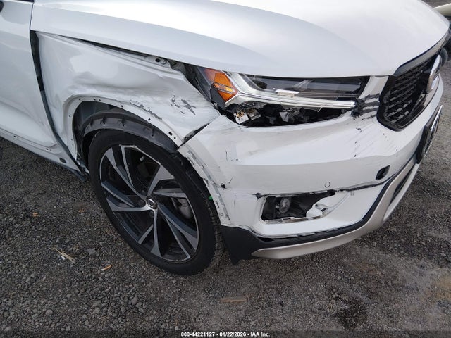Volvo XC40 T5 R-design