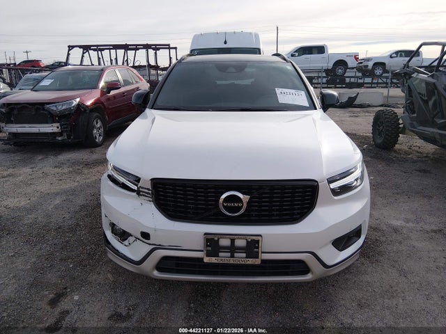 Volvo XC40 T5 R-design