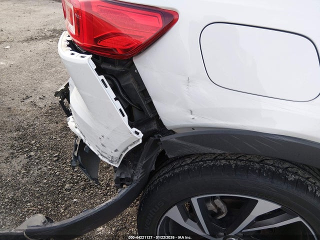 Volvo XC40 T5 R-design
