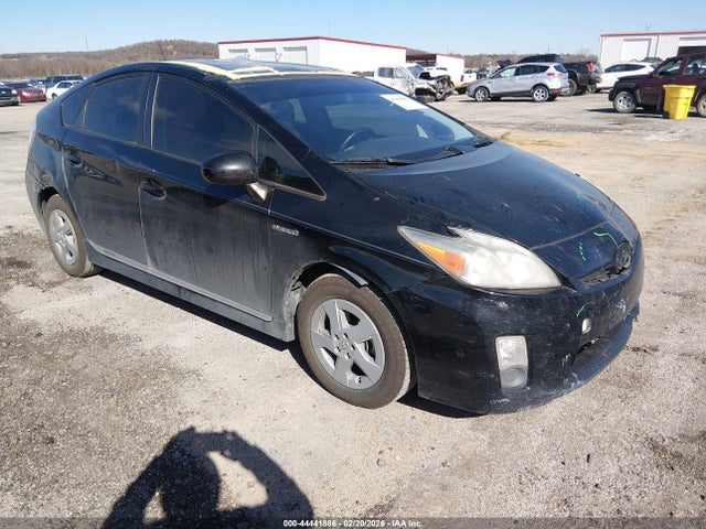 Salvage Toyota Prius Image