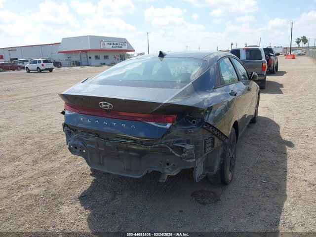 Hyundai ELANTRA Sel