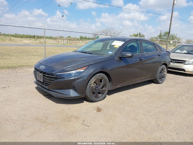 Hyundai ELANTRA Sel