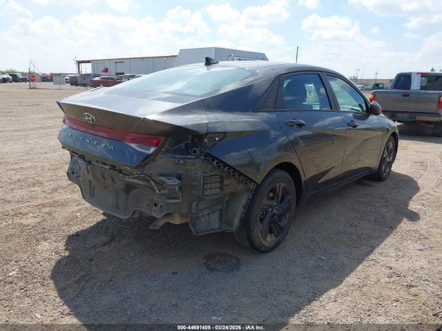 Hyundai ELANTRA Sel
