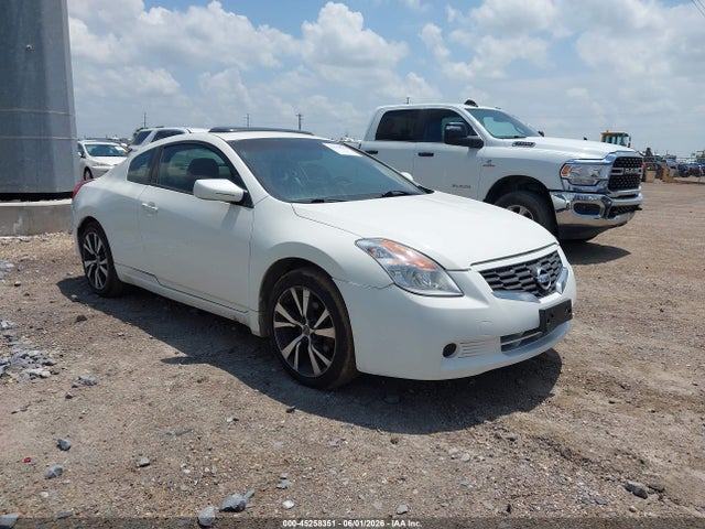 Salvage Nissan Altima Image