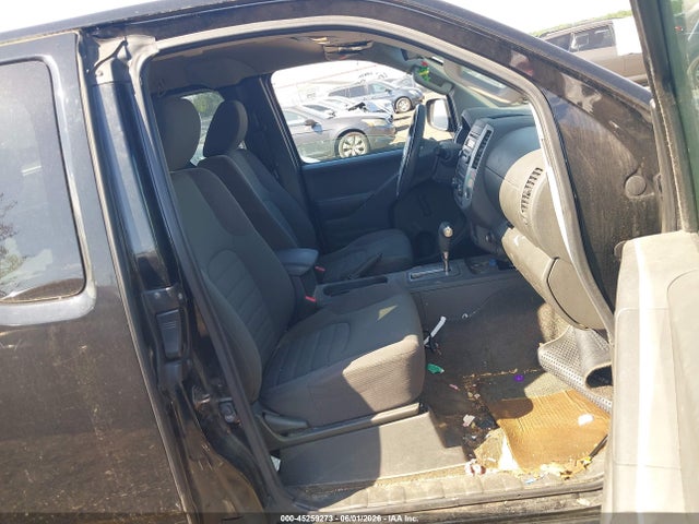Nissan Frontier S