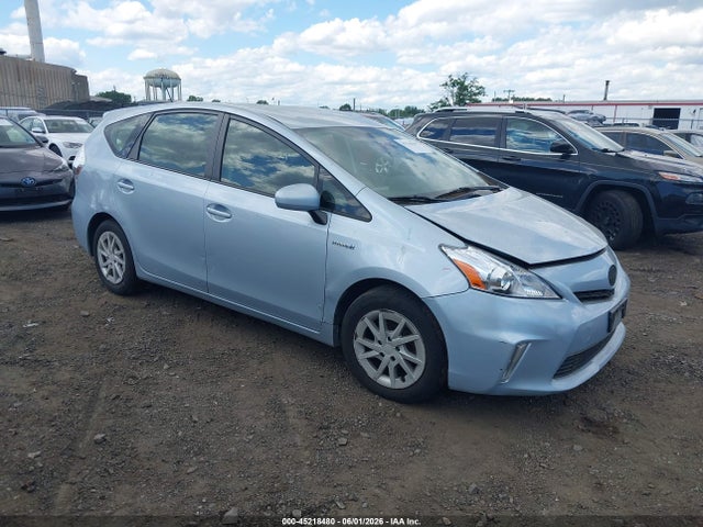Salvage Toyota Prius v Image