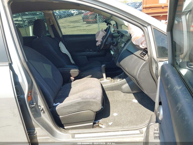 Nissan Versa 1.8s