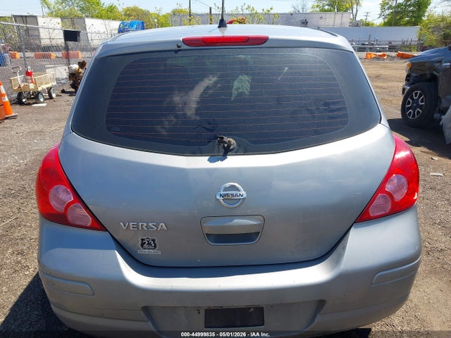Nissan Versa 1.8s