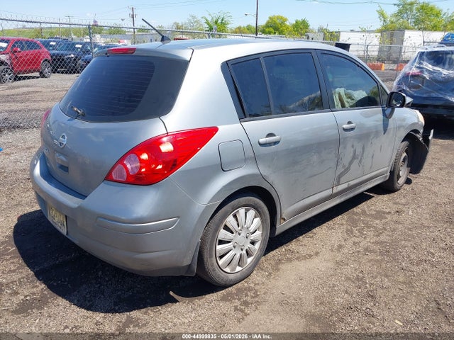 Nissan Versa 1.8s