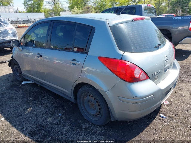 Nissan Versa 1.8s
