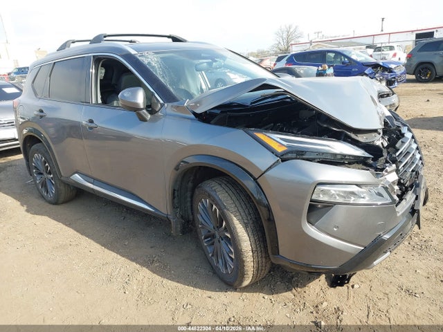 Salvage Nissan Rogue Image
