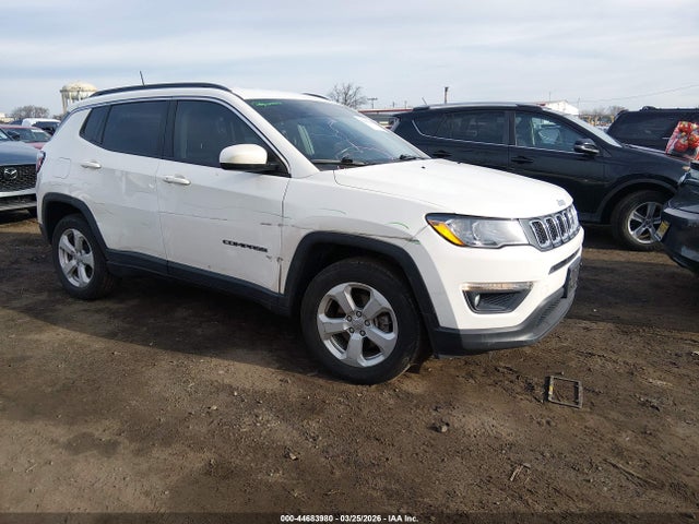Salvage Jeep Compass Image