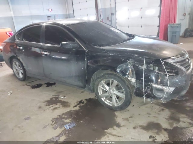 Salvage Nissan Altima Image