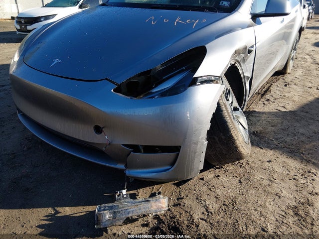 Tesla Model Y Long Range Dual Motor All-wheel Drive