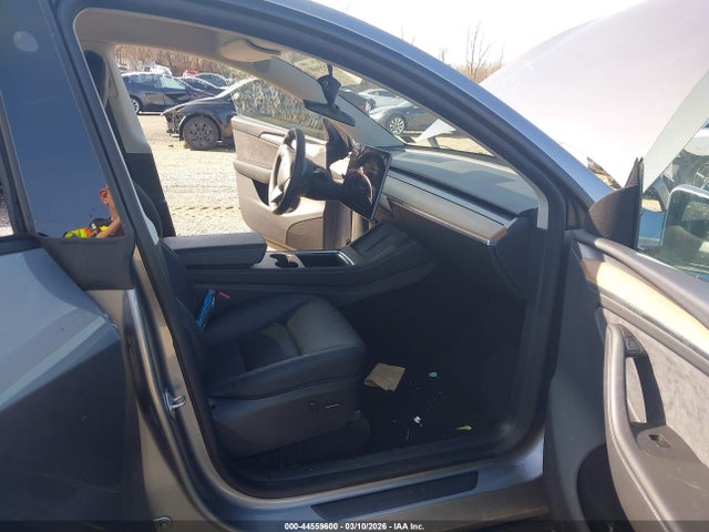 Tesla Model Y Long Range Dual Motor All-wheel Drive