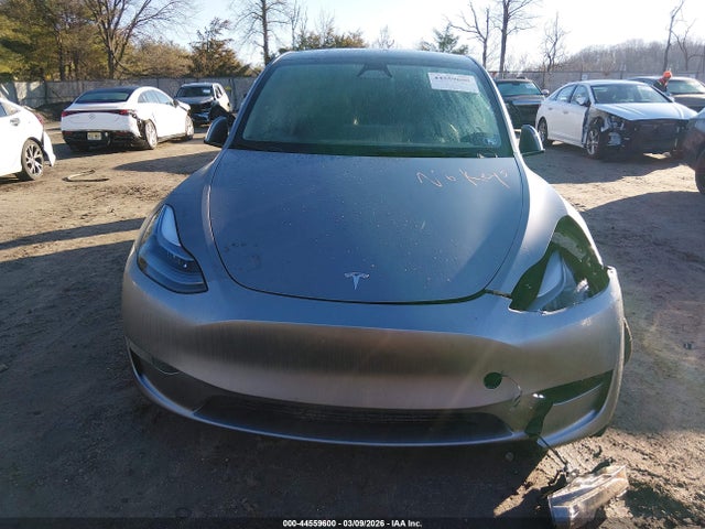 Tesla Model Y Long Range Dual Motor All-wheel Drive