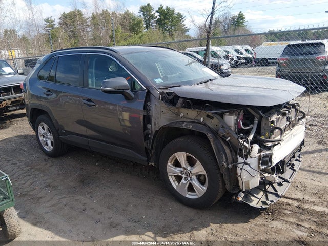 Salvage Toyota RAV4 Image