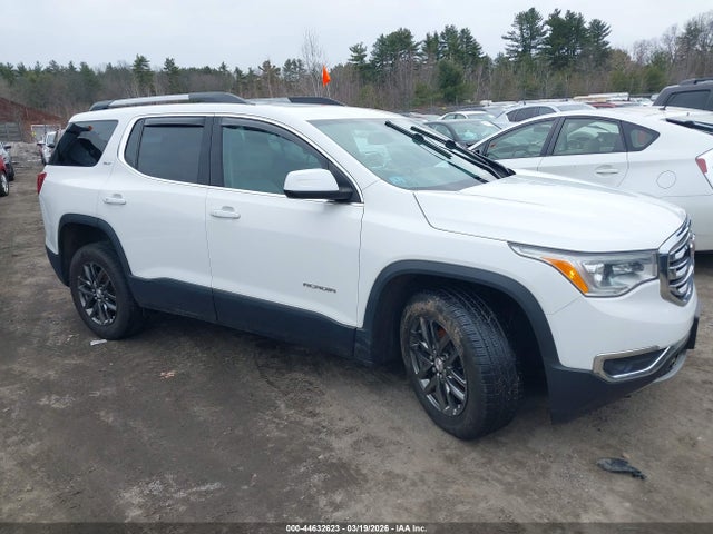 Salvage GMC Acadia Image