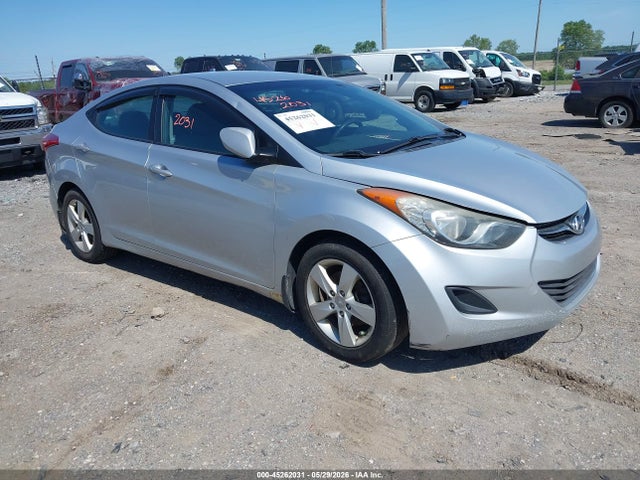 Salvage Hyundai ELANTRA Image