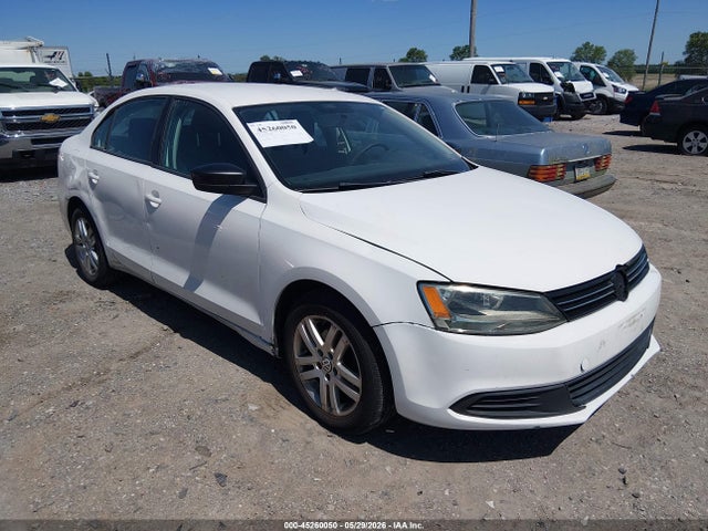 Salvage Volkswagen Jetta Image