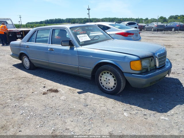 Salvage Mercedes-Benz 560 Image