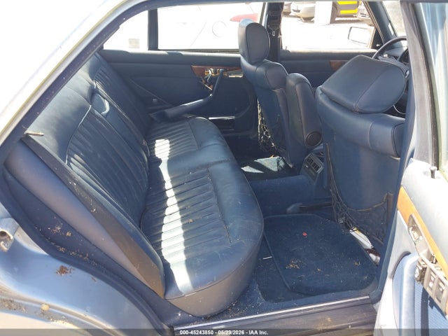Mercedes-Benz 560 Sel