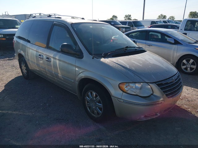 Salvage Chrysler Town & Country Image