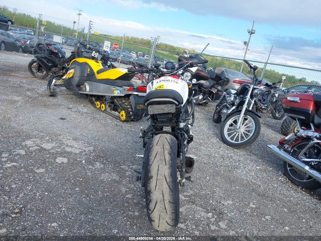 Yamaha Xsr900