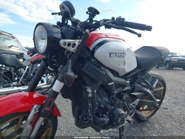Yamaha Xsr900