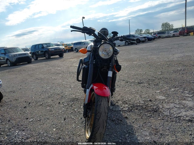 Yamaha Xsr900
