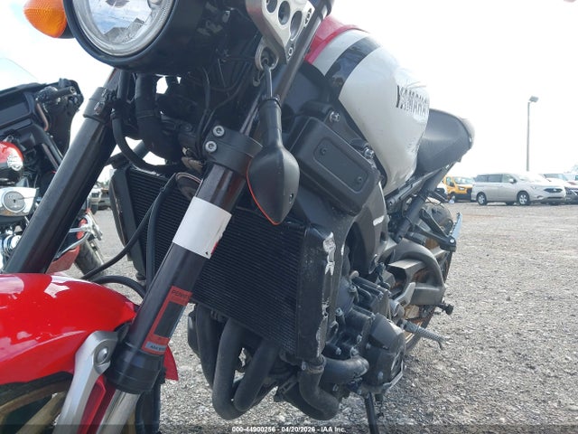 Yamaha Xsr900
