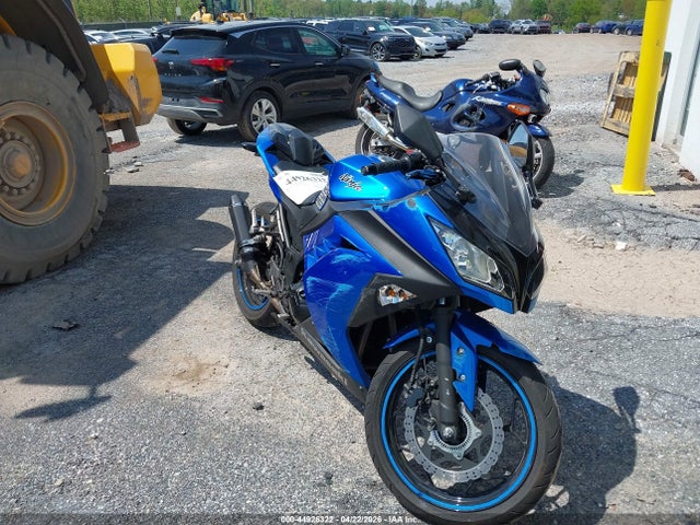 Salvage Kawasaki Ex300 Image