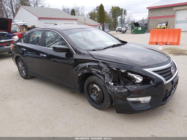 Salvage Nissan Altima Image