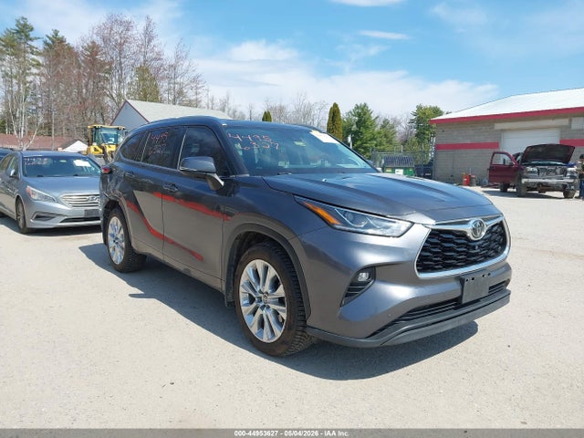 Salvage Toyota Highlander Image