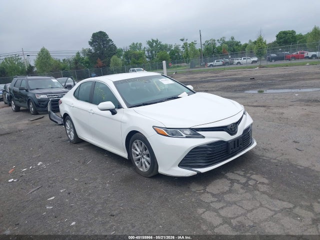 Salvage Toyota Camry Image