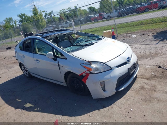 Salvage Toyota Prius Image